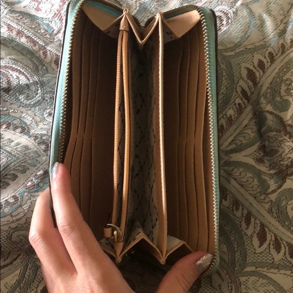 Kate Spade wallet - Picture 2 of 7